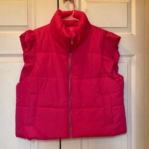 Cute Hot Pink 🩷 puffer with cap sleeves.. size XL.